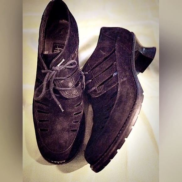 Peter Fox Vintage Suede Heels (7) - Picture 1 of 6